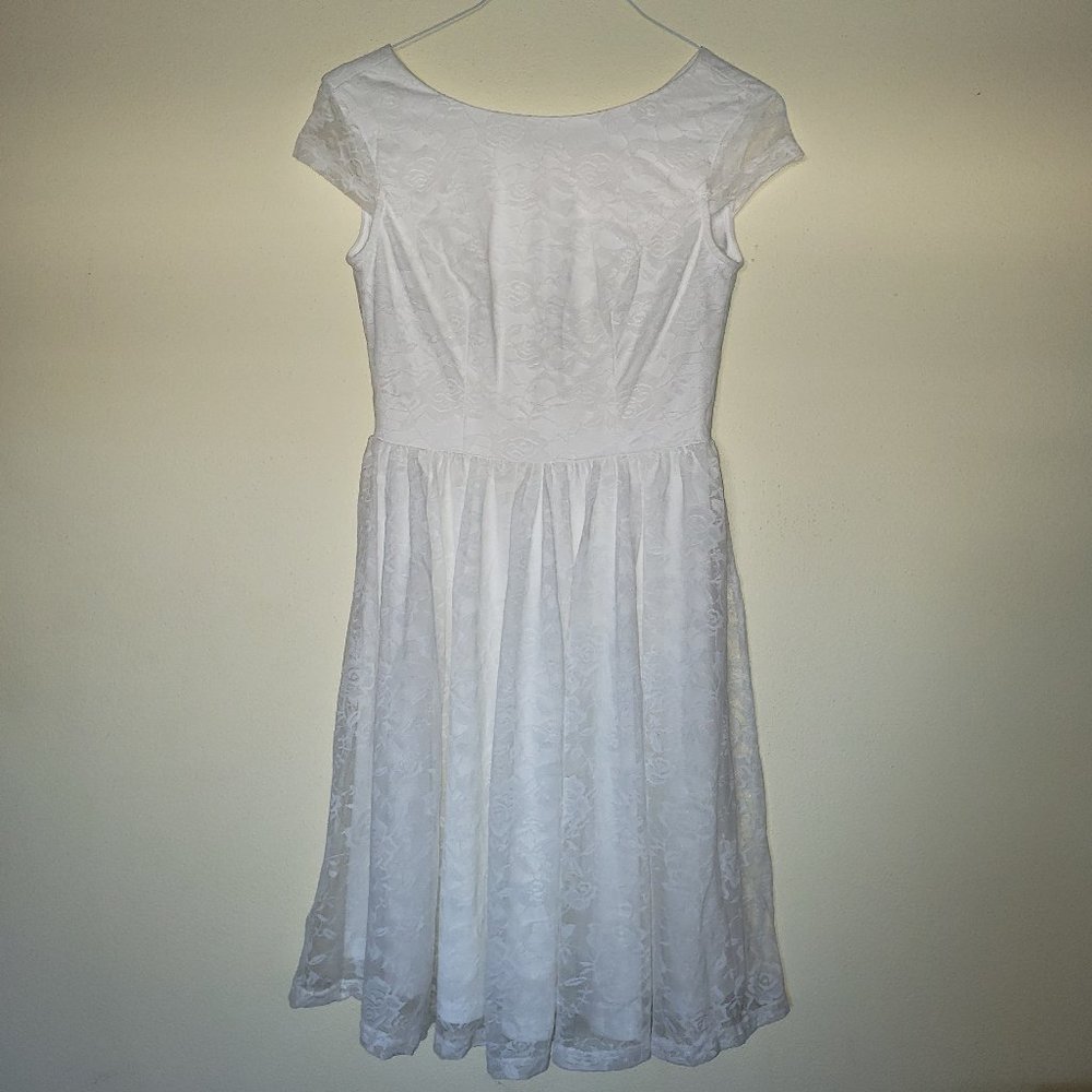 Berry Love Women's M White Lace Dress Cap Sleeve N WO Tags
